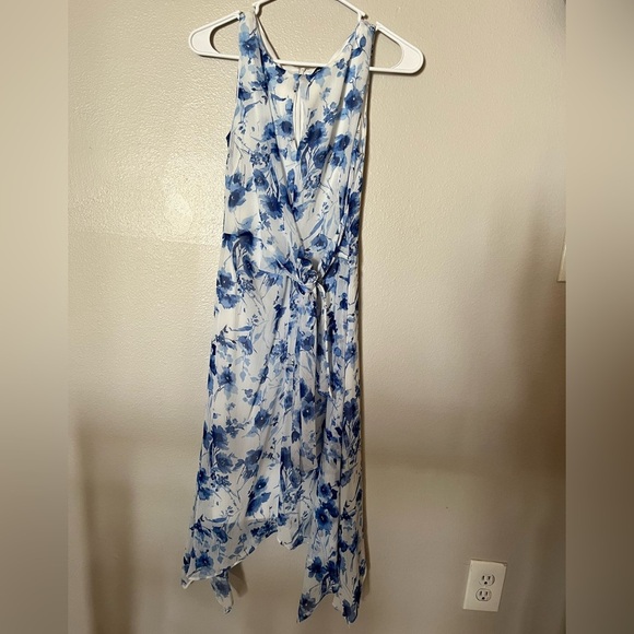 Karl Lagerfeld Flowy Blue & White floral dress sz 2 - Picture 5 of 7